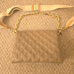 Louis Vuitton Coussin pm